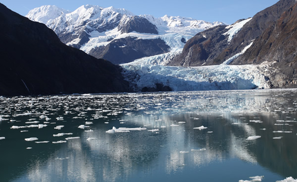 glacier-in-alaska glacier-in-alaska